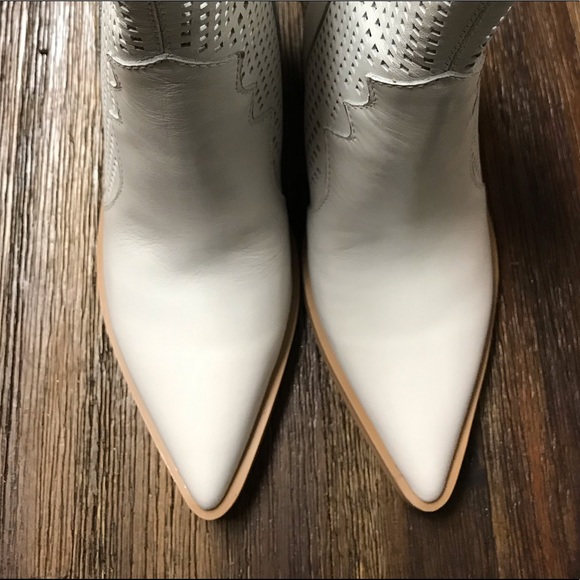 Steve Madden Violet White Leather boot - Picture 7 of 8